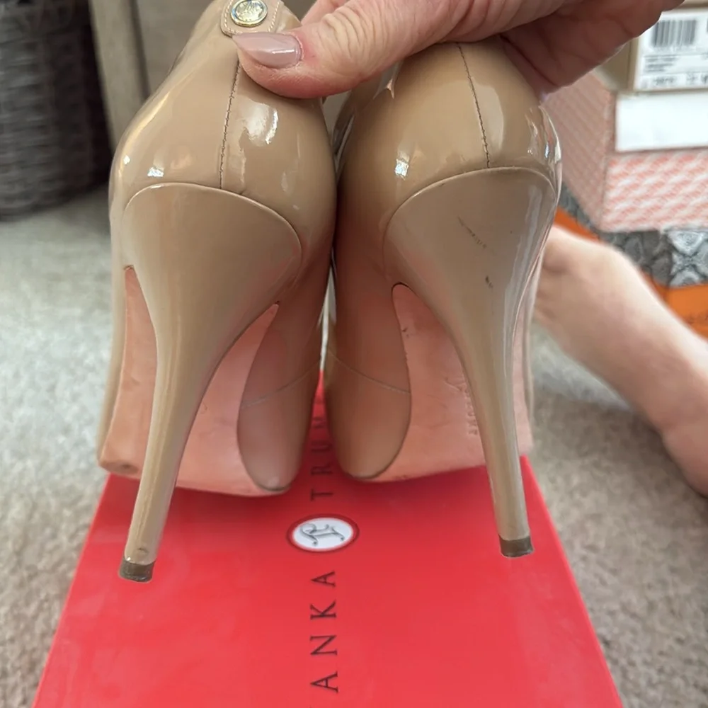 Ivanka Trump Pinkish Pumps - Picture 4 of 8